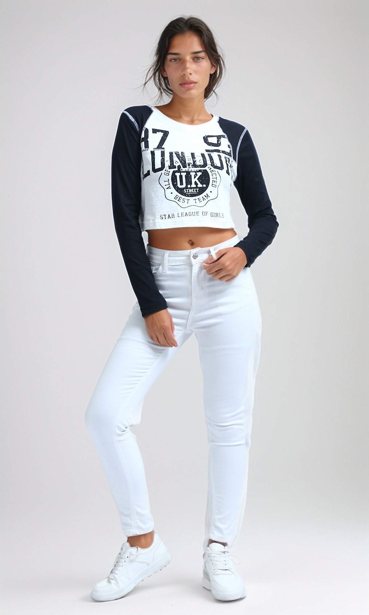 Women's Raglan Sleeve London Graphic Crop Top - O198539