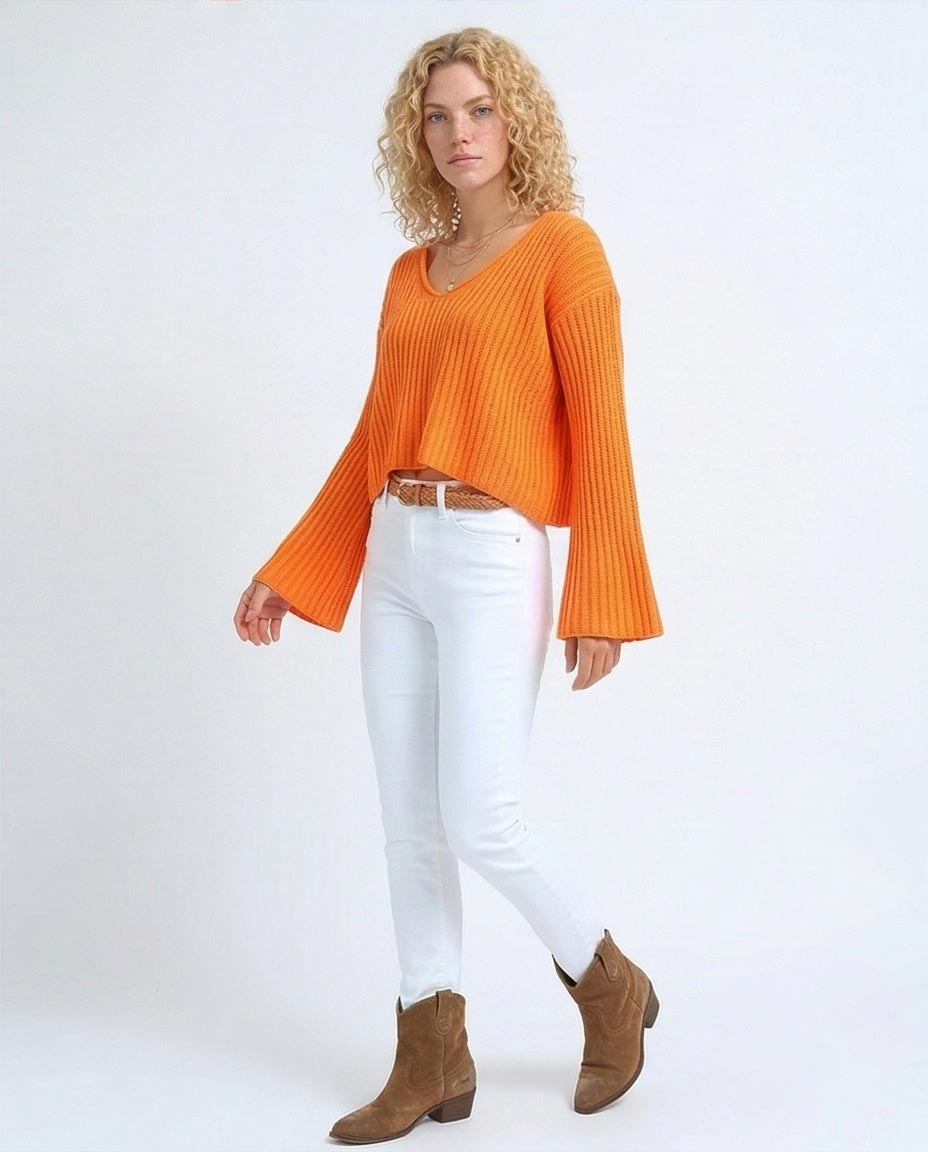 بلوفر نسائي رافين مضلع بياقة على شكل V وأكمام جرس وقصة قصيرة - O198697