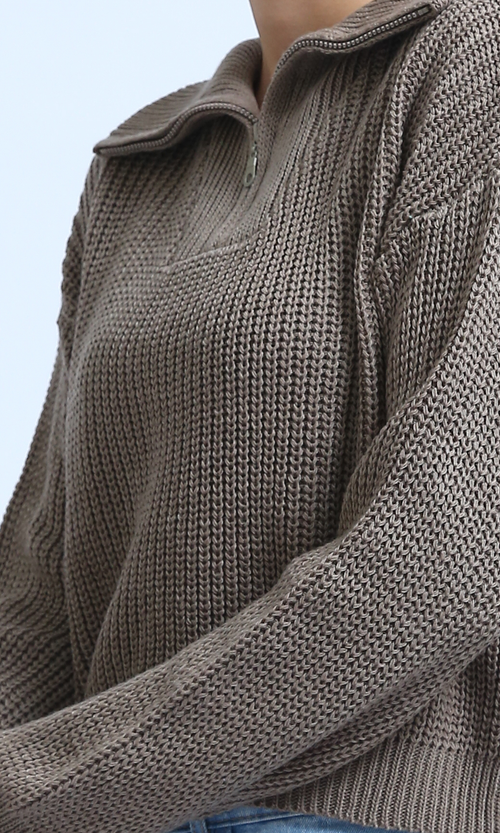 O198704 - Knitted Zipped Pullover with Stand Neck - Coffee