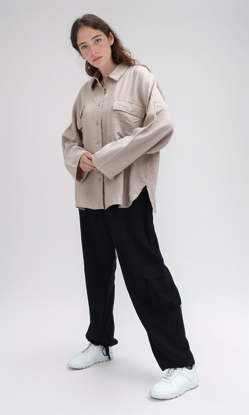 قميص بأكمام 3/4 بيج مع جيوب جانبية