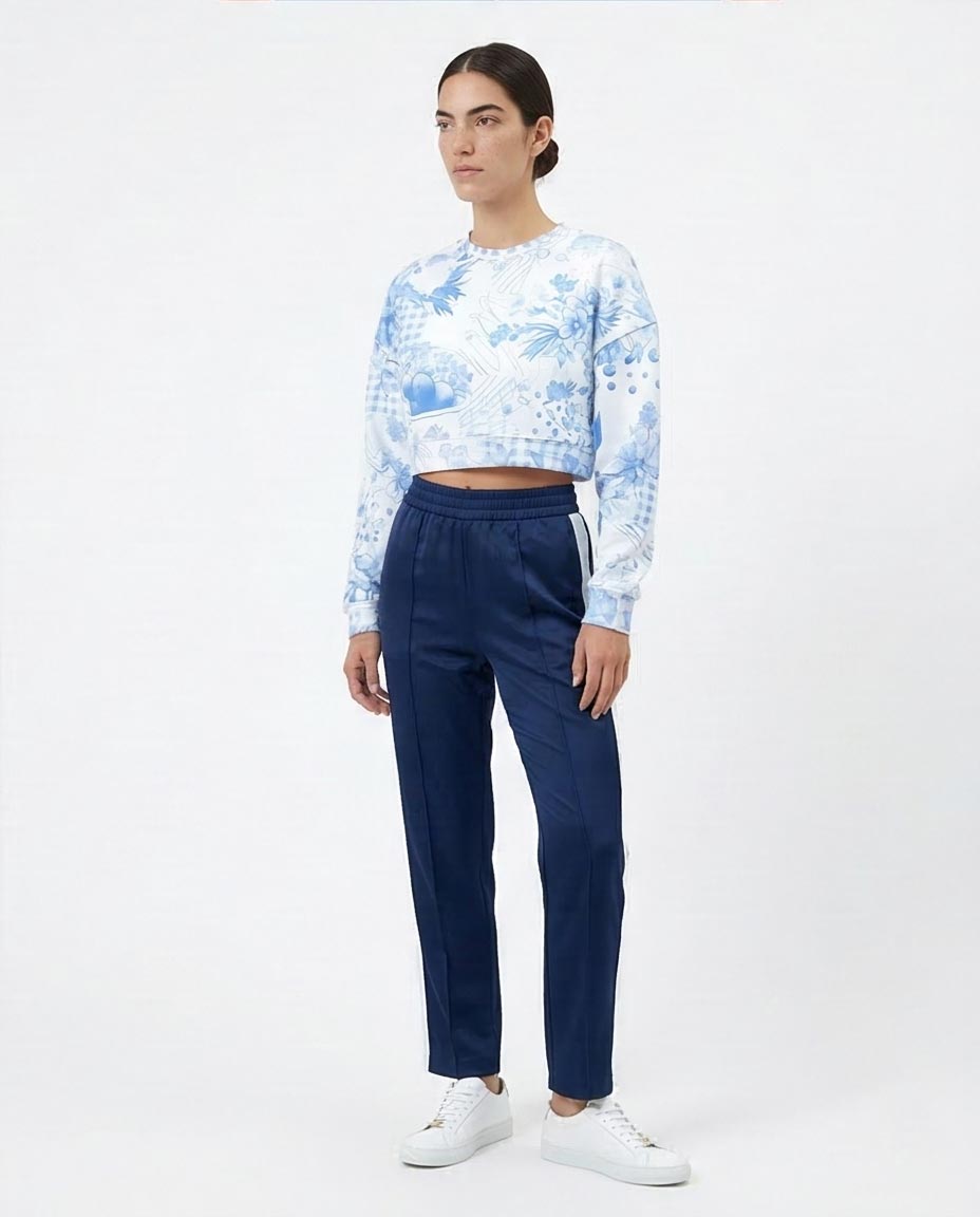 RAVIN Women’s Toile-Print Cropped Sweatshirt – Blue & White Botanical Collage - O199396