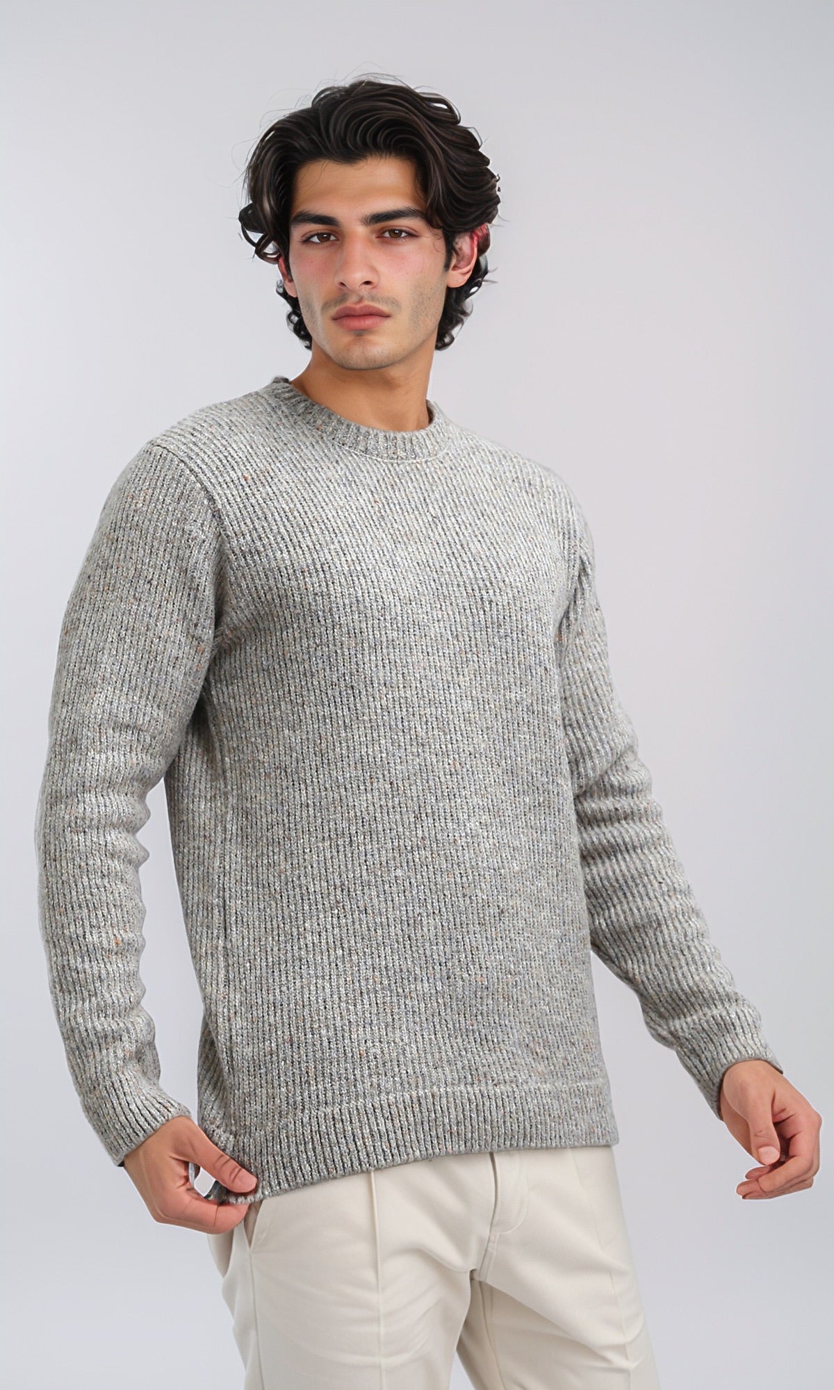 بلوفر بيج مع رقبة دائرية مضلعة