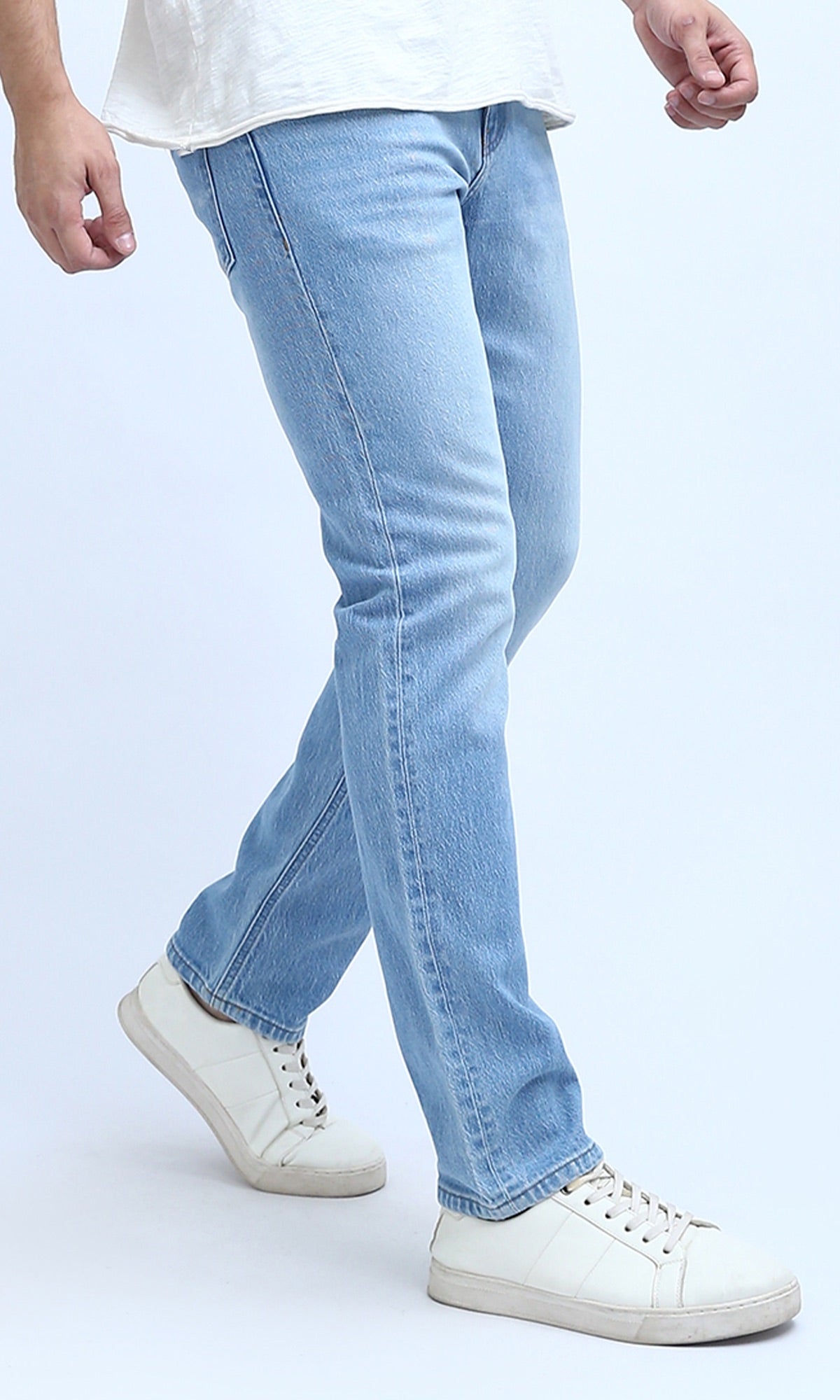 Light Wash Slim-Straight Fit Denim Jeans - O201087