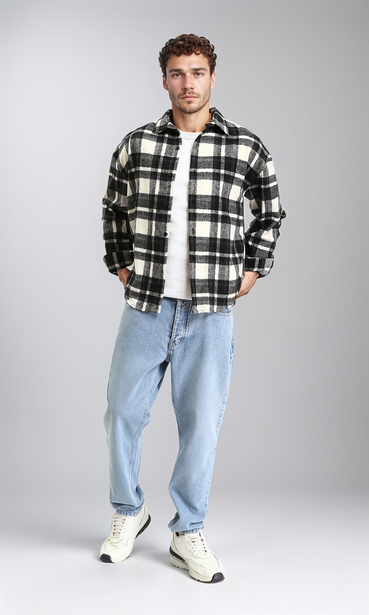 Men's Light Wash Relaxed Tapered Jogger Jeans - O201125