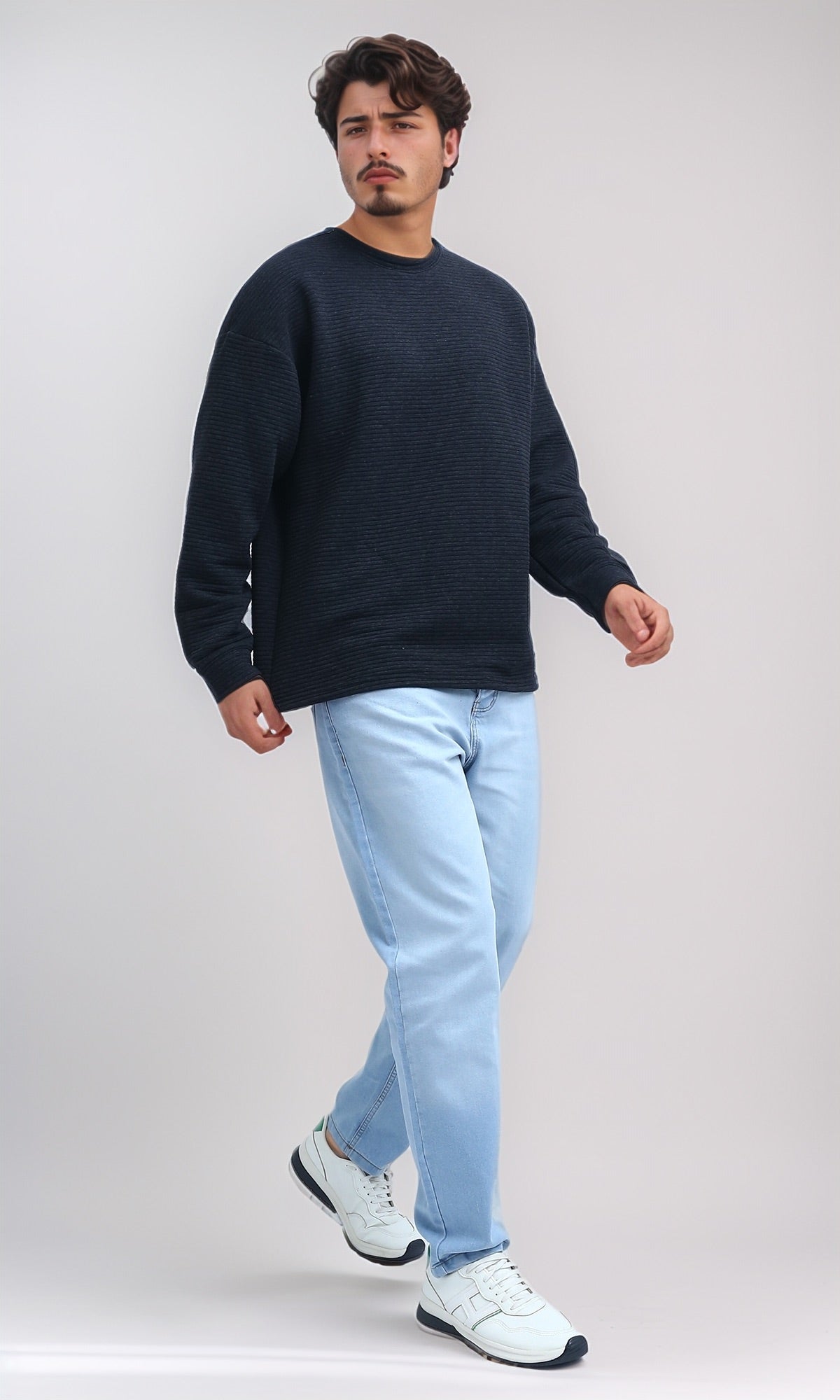 O202208 - Round Neck Slip On Sweatshirt - Black