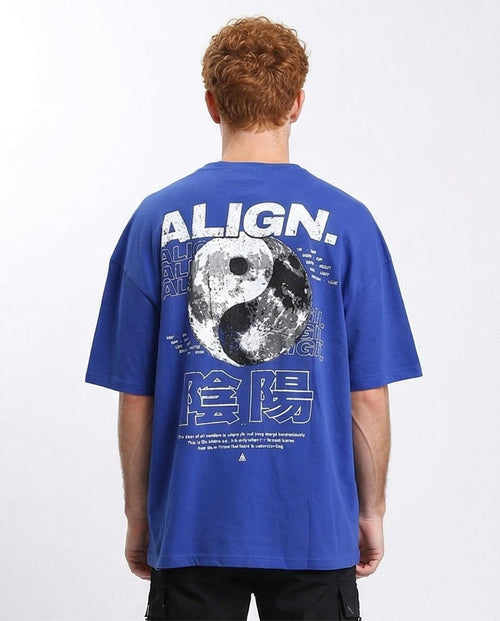 تي شيرت رجالي كبير الحجم "ALIGN" بطبعة جرافيك من رافين - أزرق كوبالت - O203142