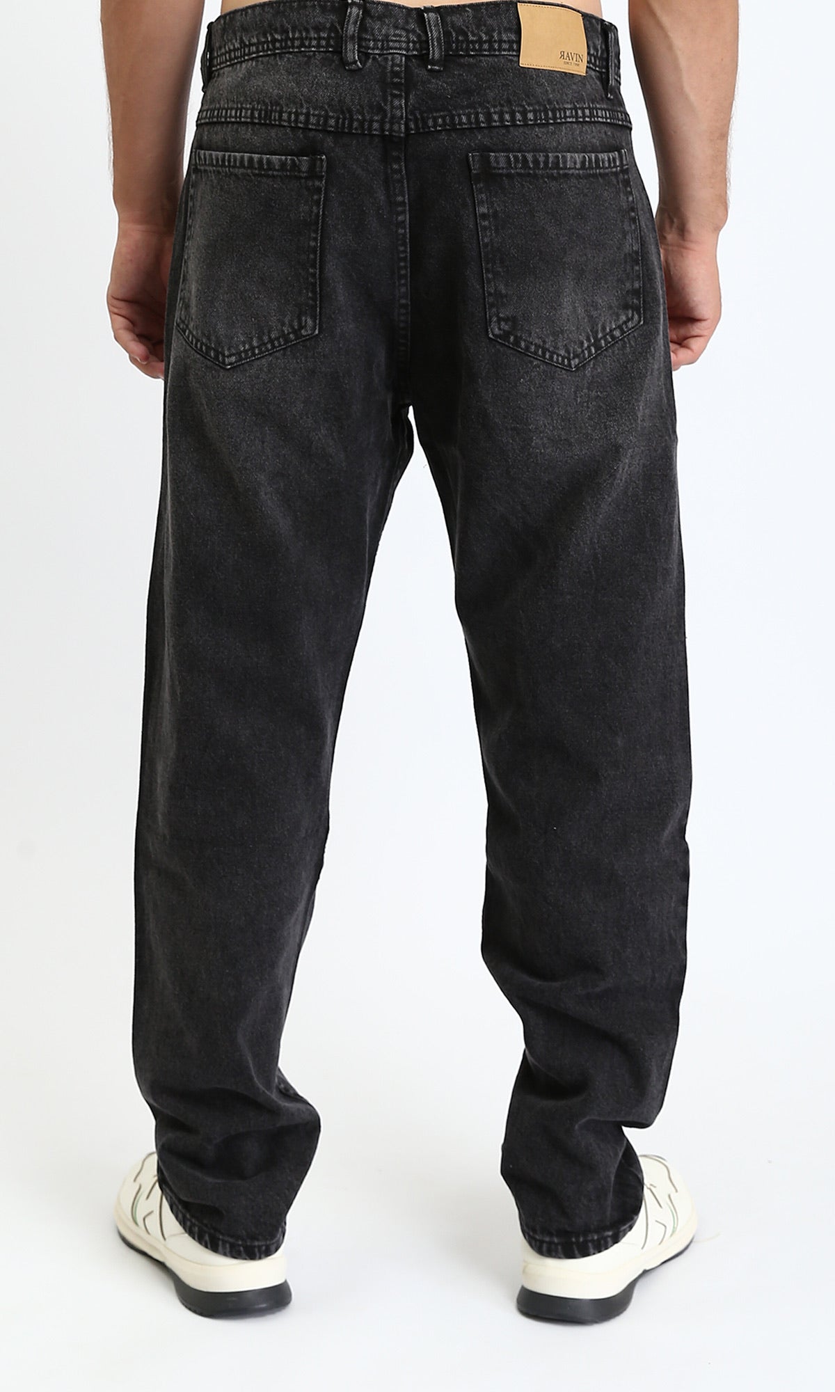 R204821 - Straight Leg Jeans with Front Wash - Black