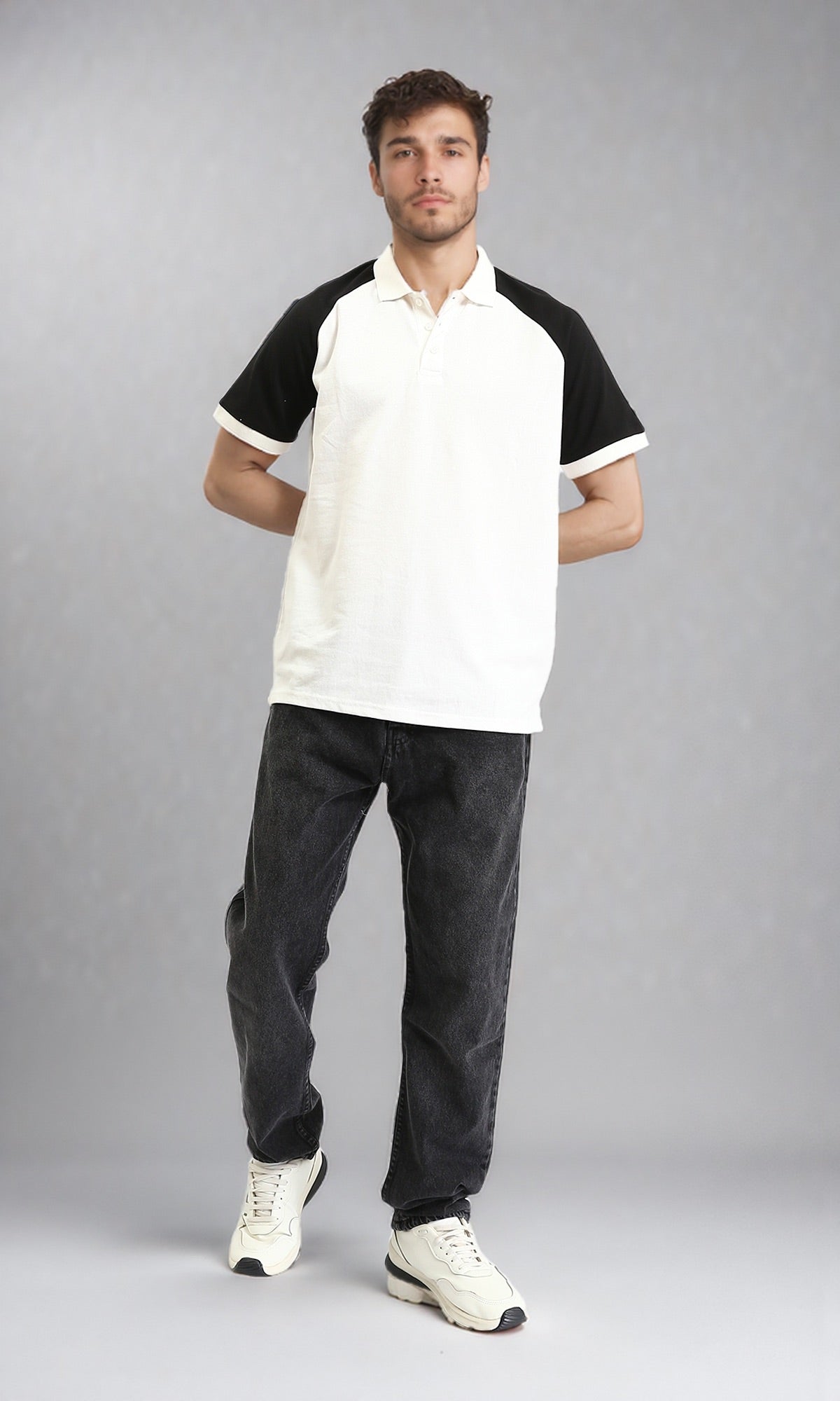 R204821 - Straight Leg Jeans with Front Wash - Black
