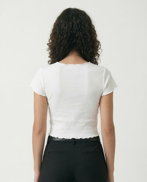 تيشيرت ريفين نسائي بحافة مجعدة "ثورة الوظائف الخضراء" قصير ومضلع - أبيض - R205510