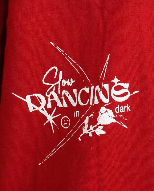 Ravin | تيشيرت "Slow Dancing" جرافيك أوفرسايز ثقيل - أحمر - R205820