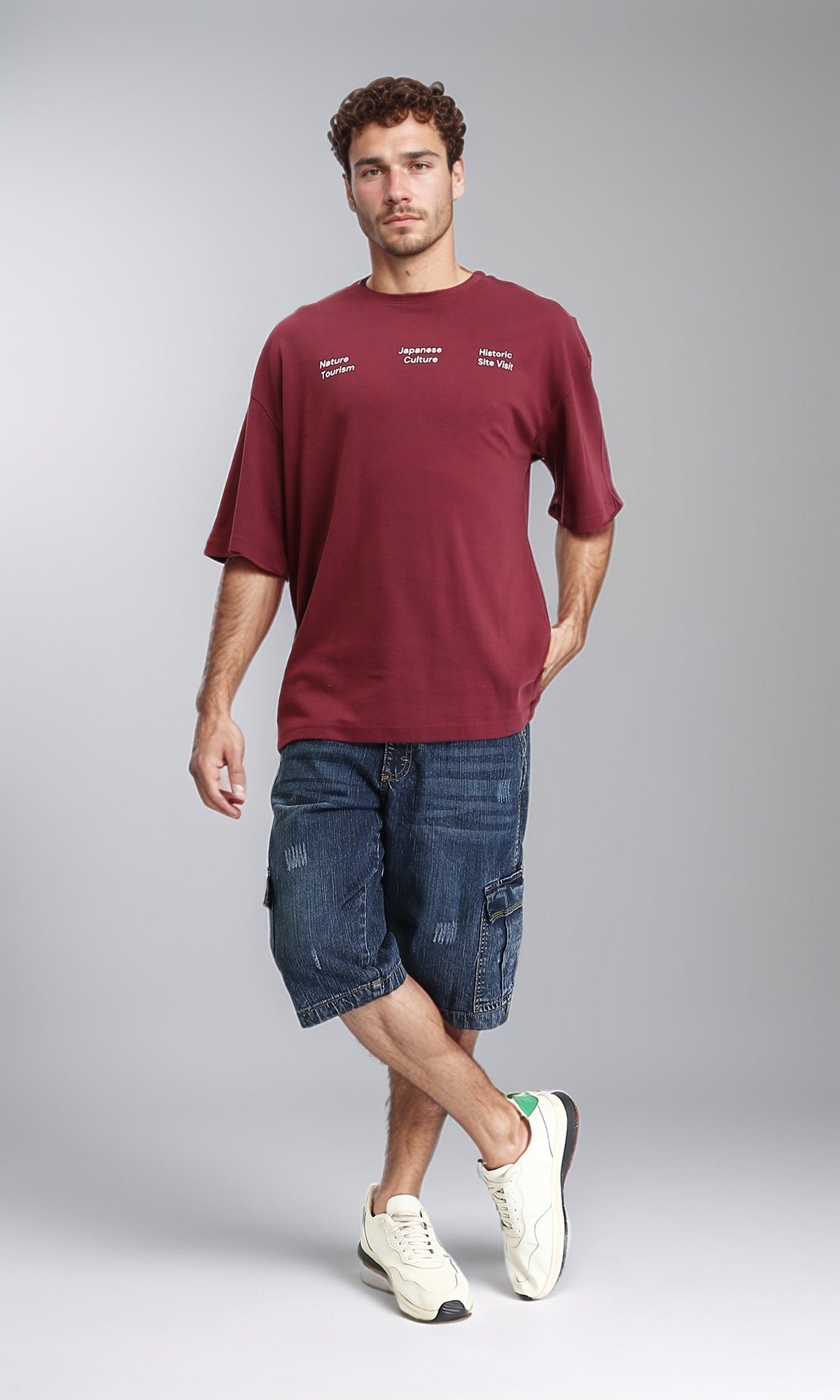 R205839 - تي شيرت بطباعة مريح - أحمر داكن