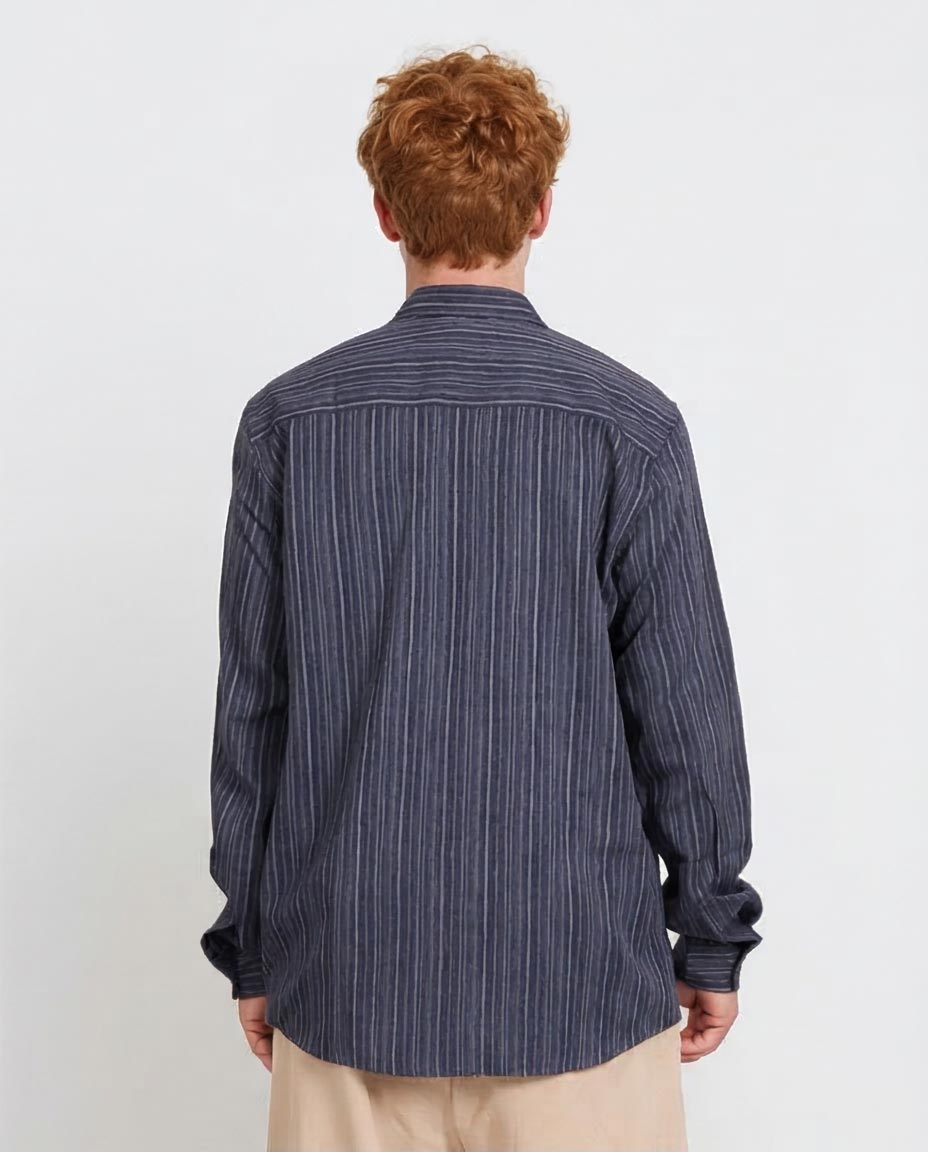 Ravin Men’s Easy-Care Striped Button-Down Shirt – Navy/Charcoal - R206060