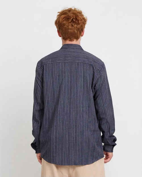 Ravin Men’s Easy-Care Striped Button-Down Shirt – Navy/Charcoal - R206060