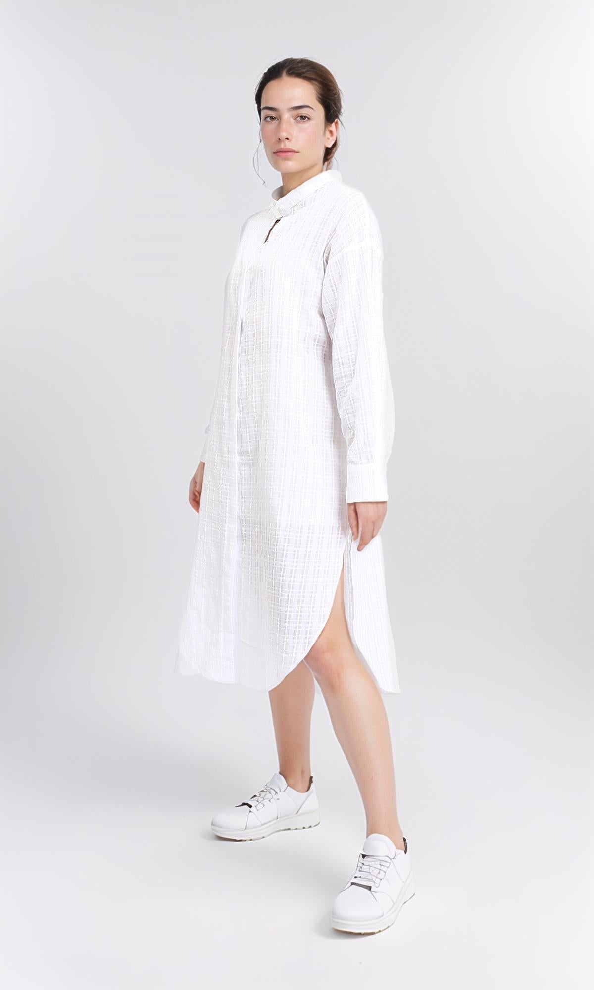 R206075 - Long Sleeves Buttons Down Long Shirt - White