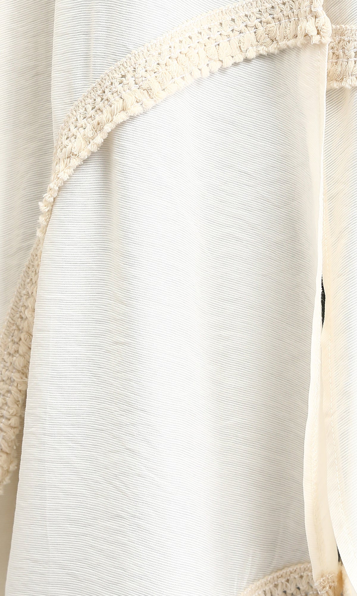 R206345-S24W311-O.WHITE (السيارة)