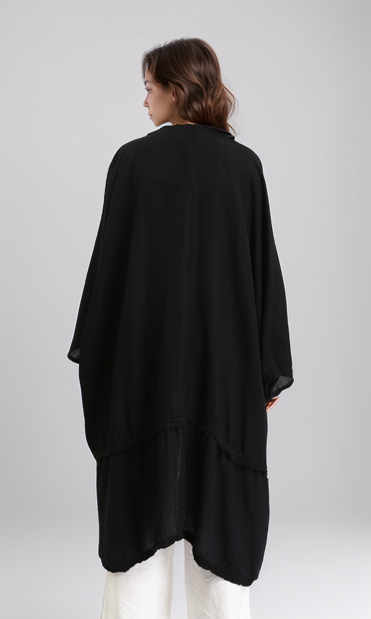 R206347-S24W311-أسود (سيارة)