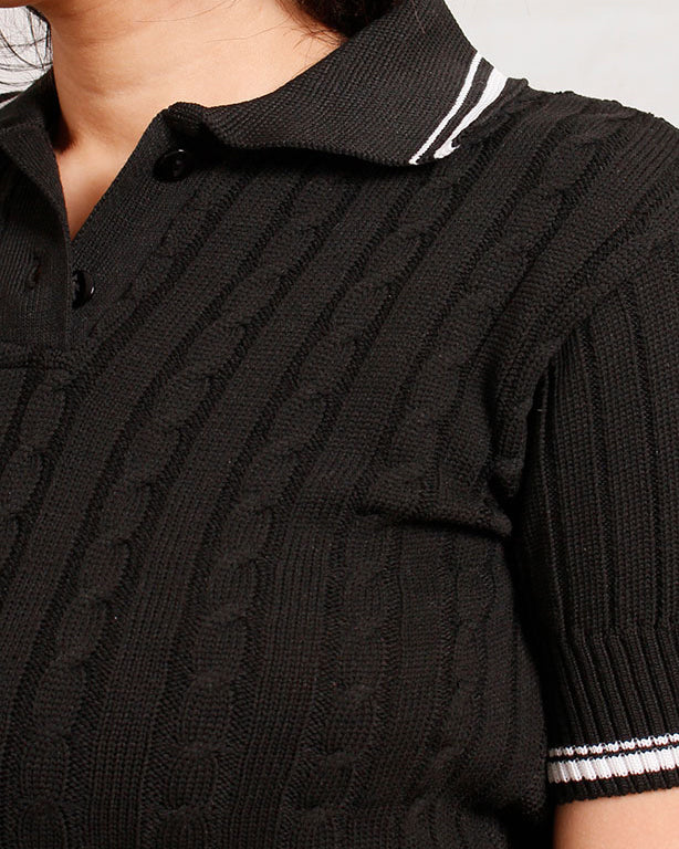 كنزة بولو قصيرة محبوكة كابل للنساء من رافين – محبوكة بنمط بريبي باللونين الأبيض والأسود - R206419