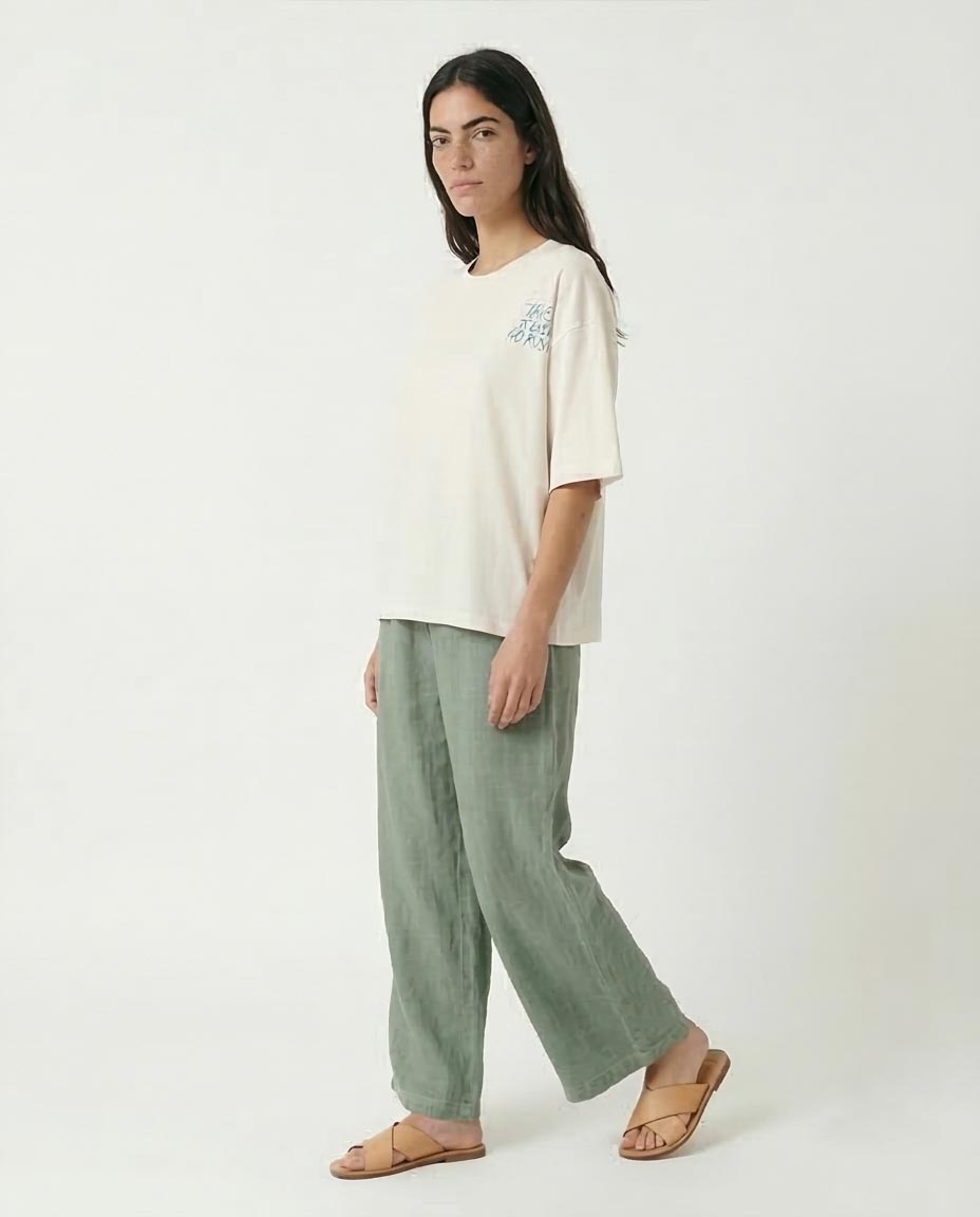 Ravin Oversized Graphic T-Shirt | "Take It Easy" Collection - White - R206579