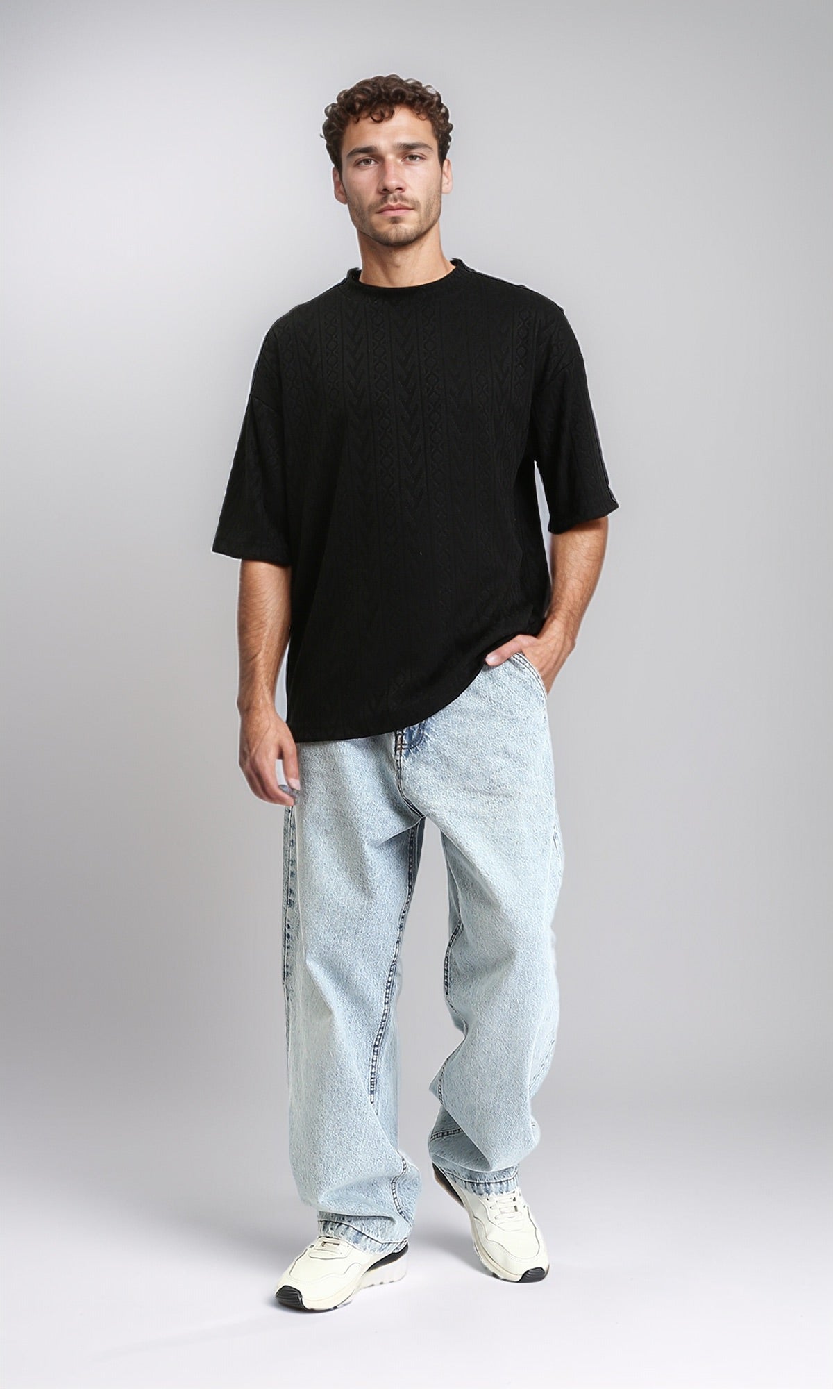 R206742 - Relaxed Fit Round Neck Casual Tee - Black