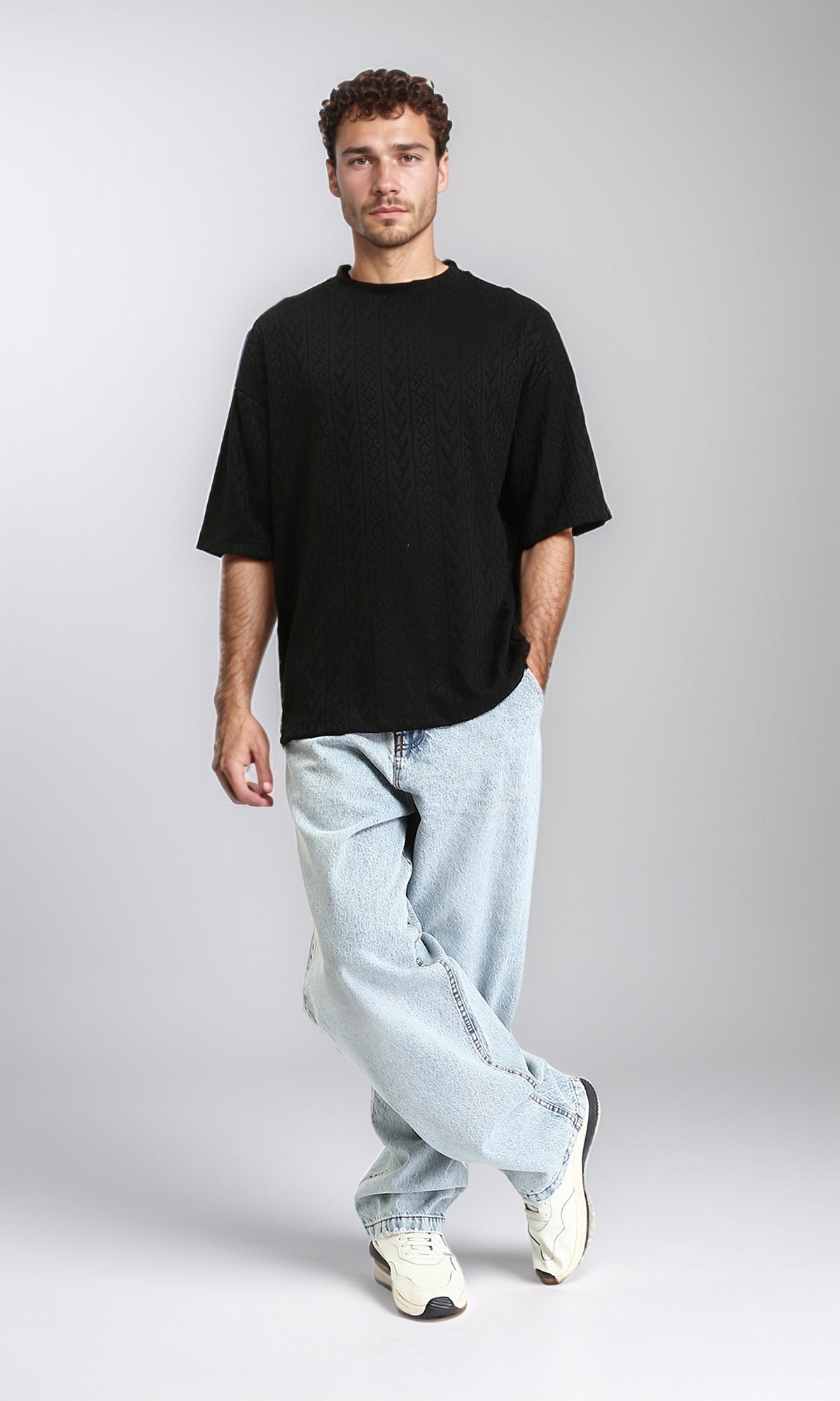 R206742 - Relaxed Fit Round Neck Casual Tee - Black