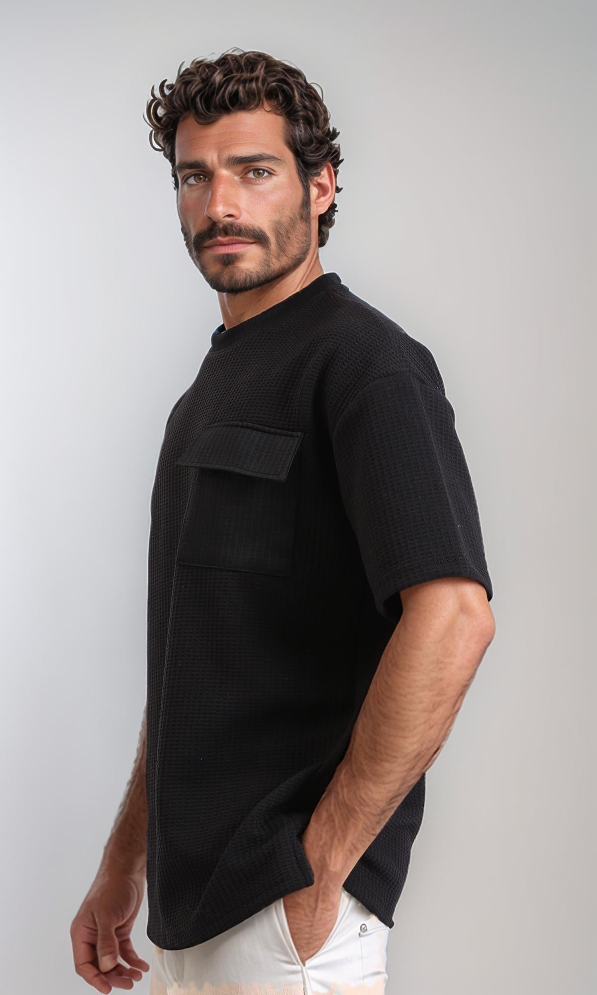 R207845-تي شيرت فضفاض سهل الارتداء بجيب أمامي - أسود