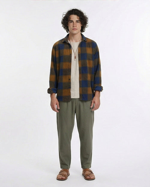 R208152 - Plaid Shirt with Classic Collar - Navy Blue & Camel