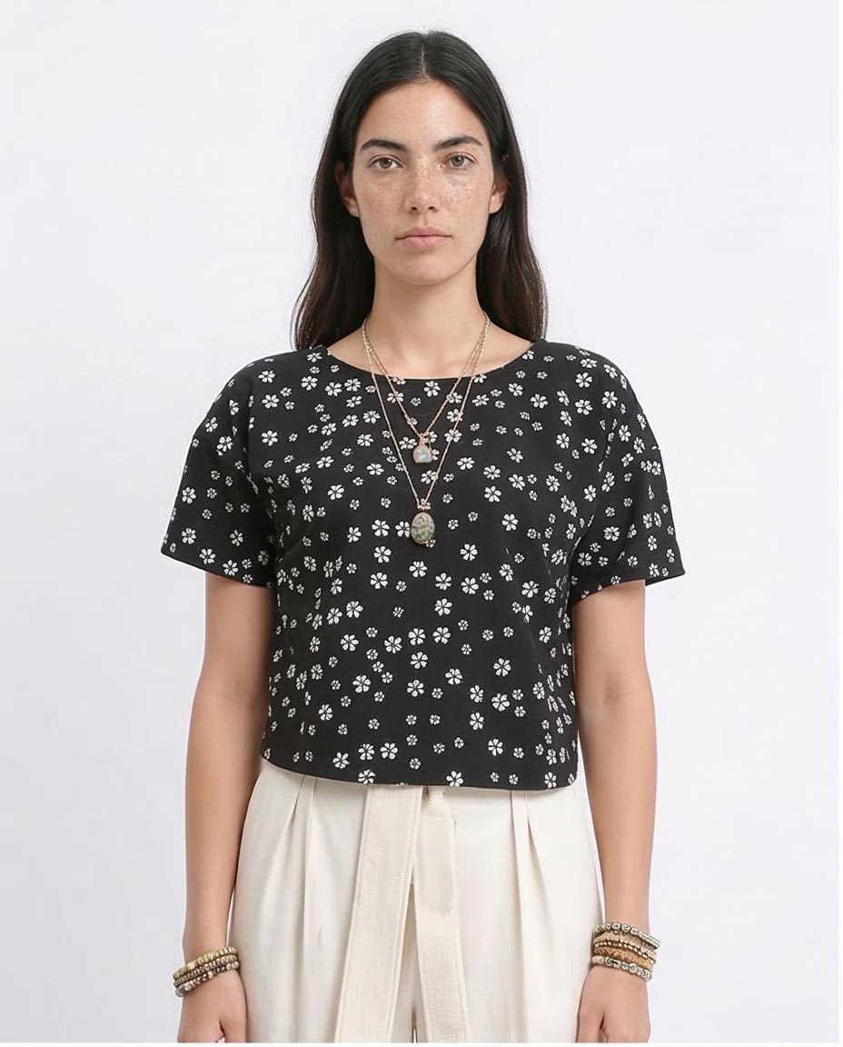 Women's Floral Print Relaxed Crop Top - Black & White