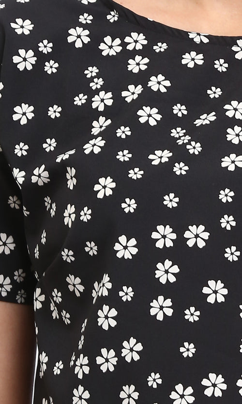 R208775 - Floral Boat Neck Short Sleeves Tee - Black & White