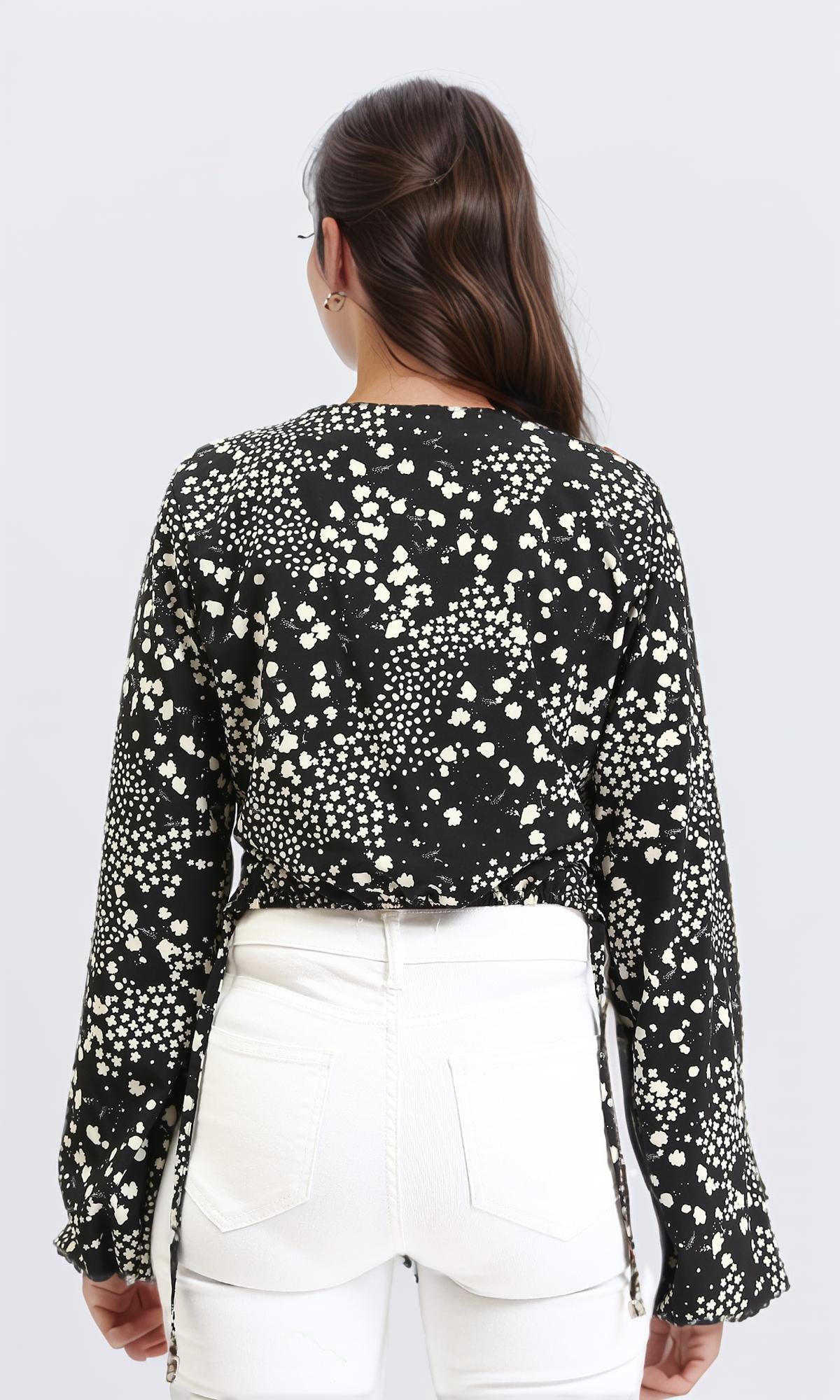 R208790 - Bell Sleeves Patterned Blouse - Black & White