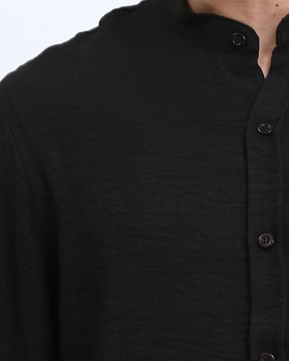 Ravin Band Collar Shirt in Lightweight Textured Fabric – Black - R209099