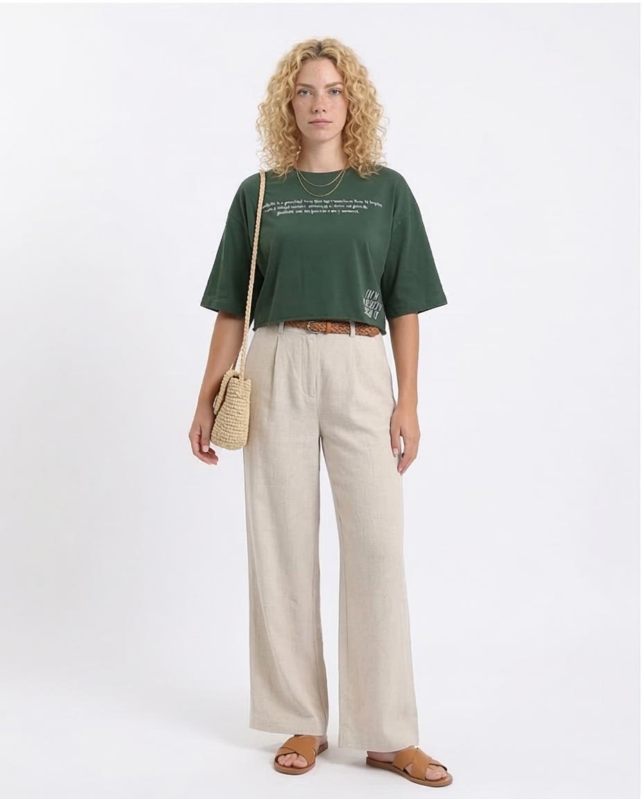 Ravin "Hope Lights The Way" Cropped Graphic Tee – Forest Green - R209145