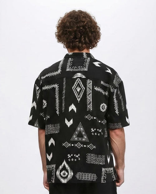 Ravin Men’s Tribal Woodblock Print Camp Collar Shirt – Black & White - R209205