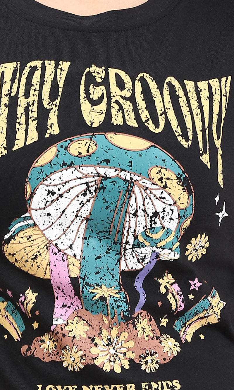 R209230 - "Stay Groovy" Printed Regular Tee - Black