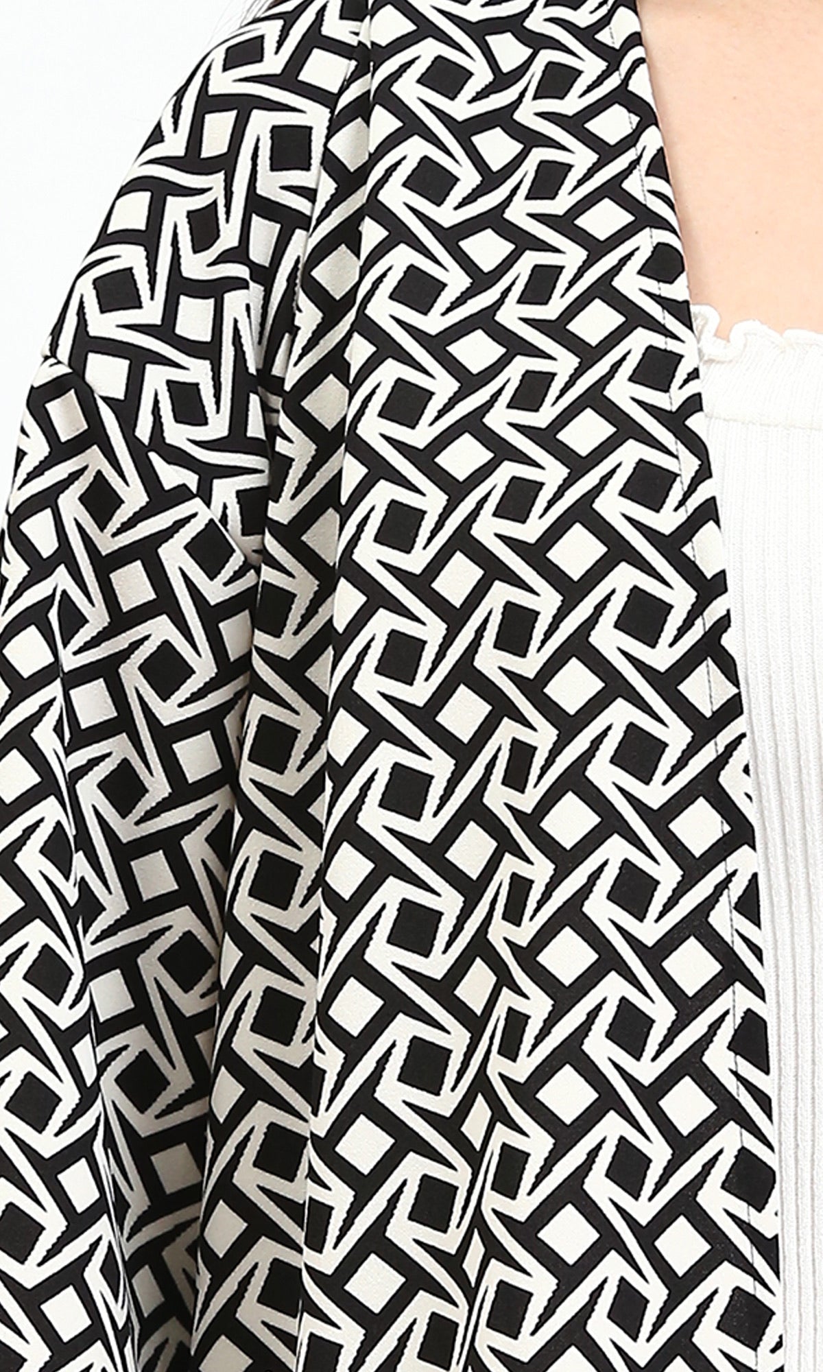 R209996 - Open Neckline Patterned Cardigan - Black & Beige
