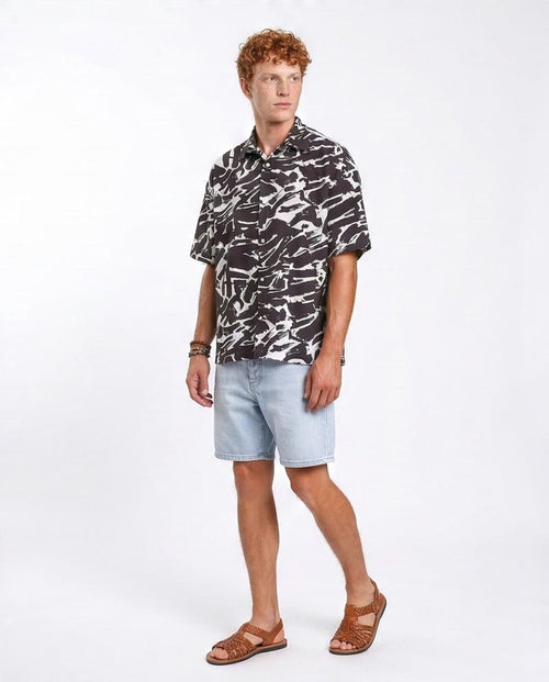 RAVIN Men’s Abstract Brushstroke Seersucker Shirt – Black & White - R210017