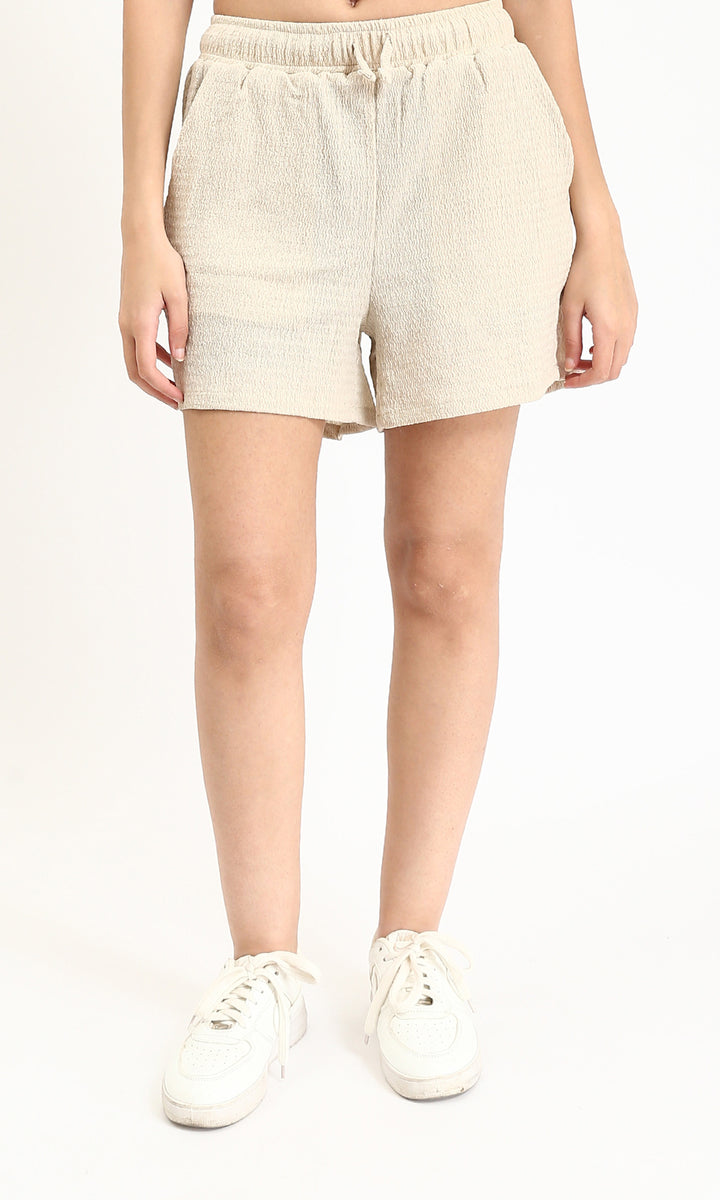 Textured Feminine Short with Side Pockets - Beige