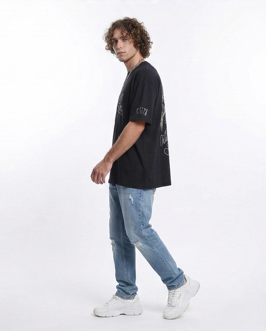 RAVIN "Wake Me Up" Oversized Graphic T-Shirt - Black - R210532
