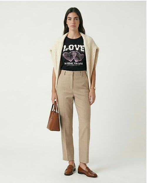 Ravin Women's "LOVE" Graphic Baby-Tee – Black Slim-Fit Cropped T-Shirt - R210554