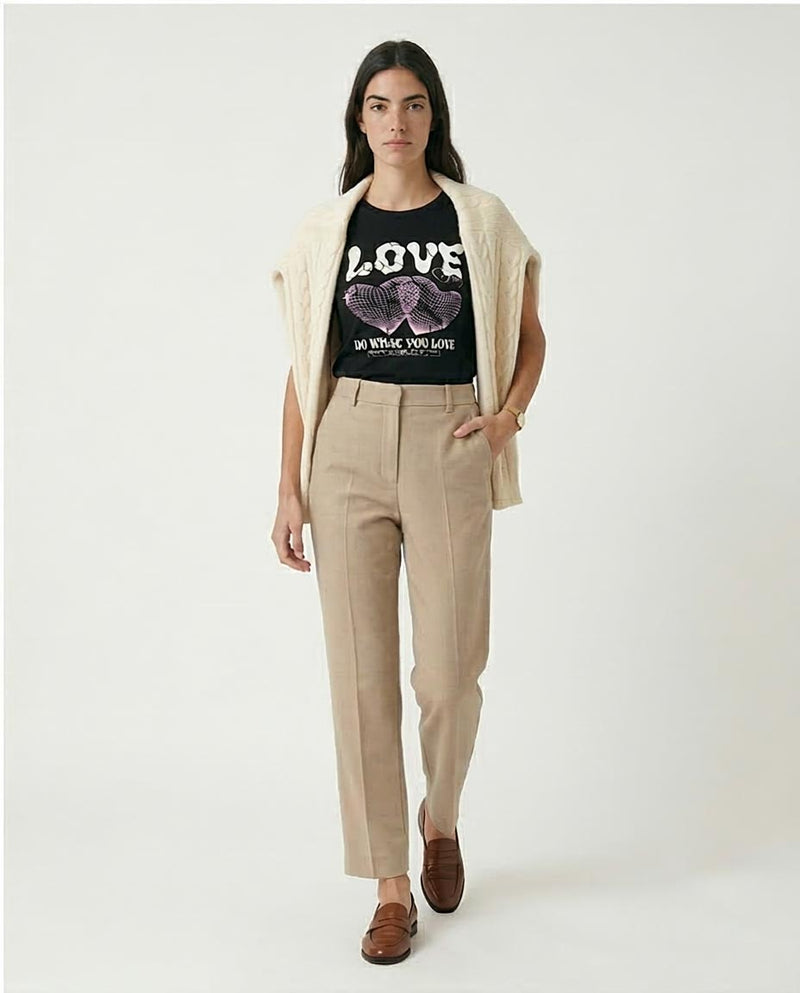 Ravin Women's "LOVE" Graphic Baby-Tee – Black Slim-Fit Cropped T-Shirt - R210554