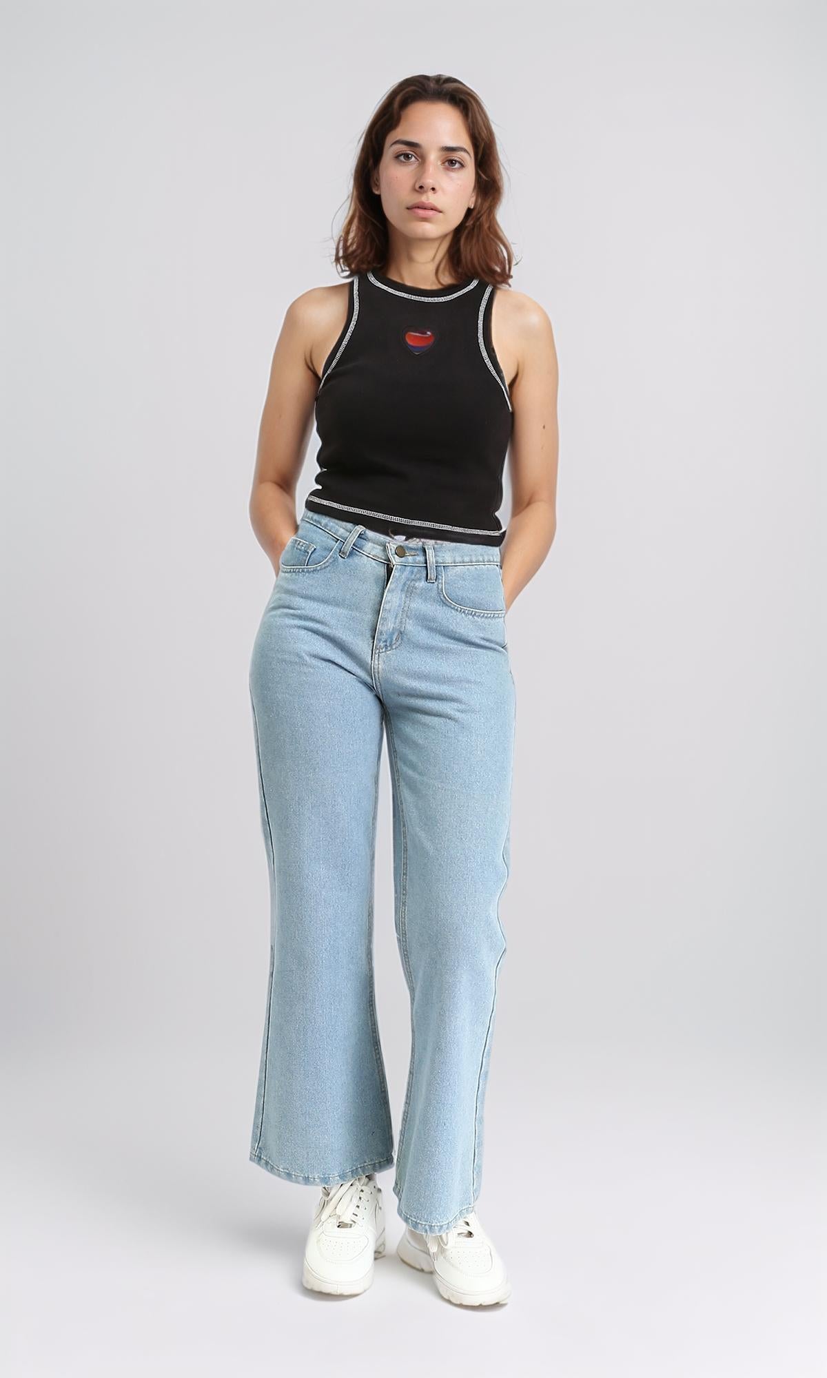 R210672 - توب رياضي مطبوع بقلب - أسود