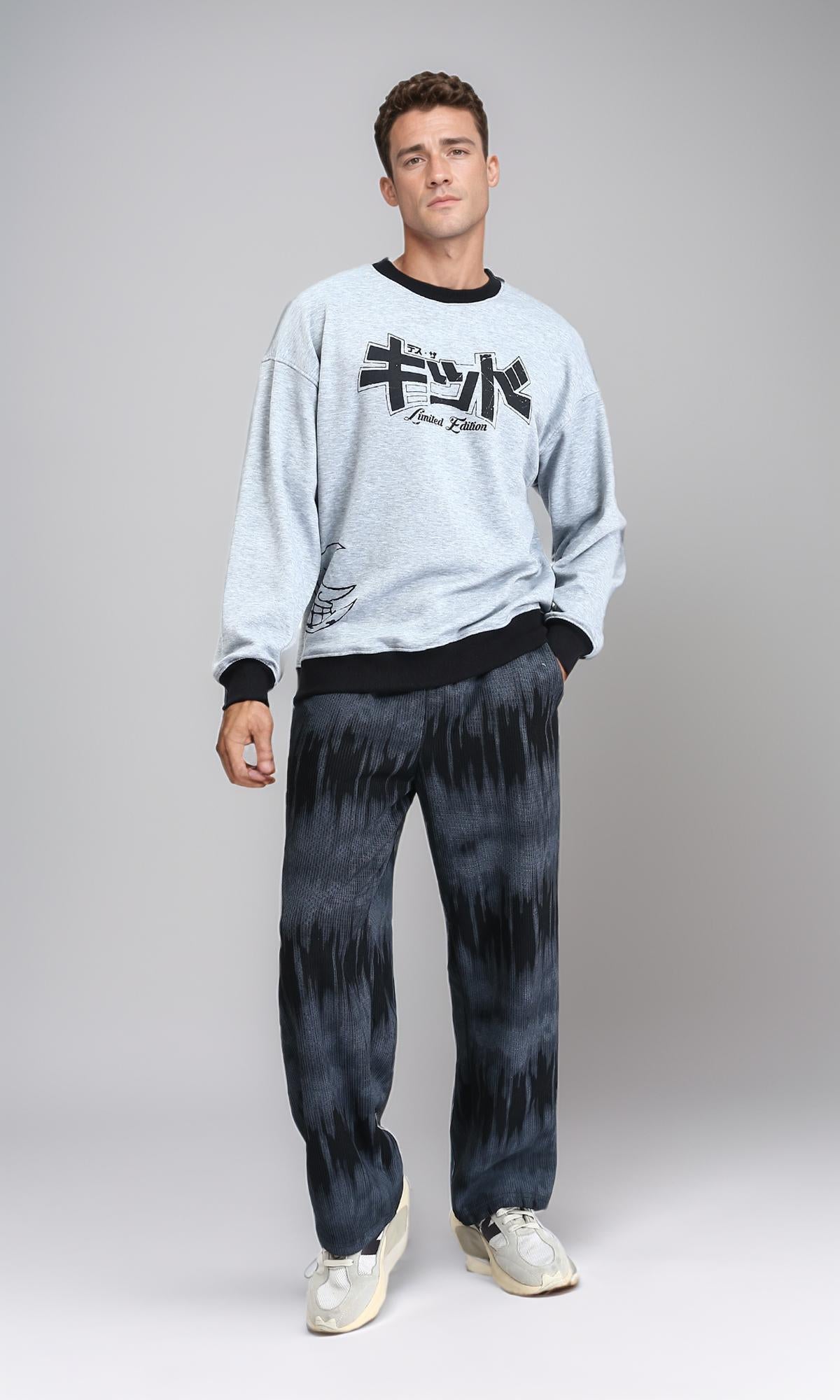 R213577 - سويت شيرت شتوي مطبوع بياقة دائرية - رمادي فاتح