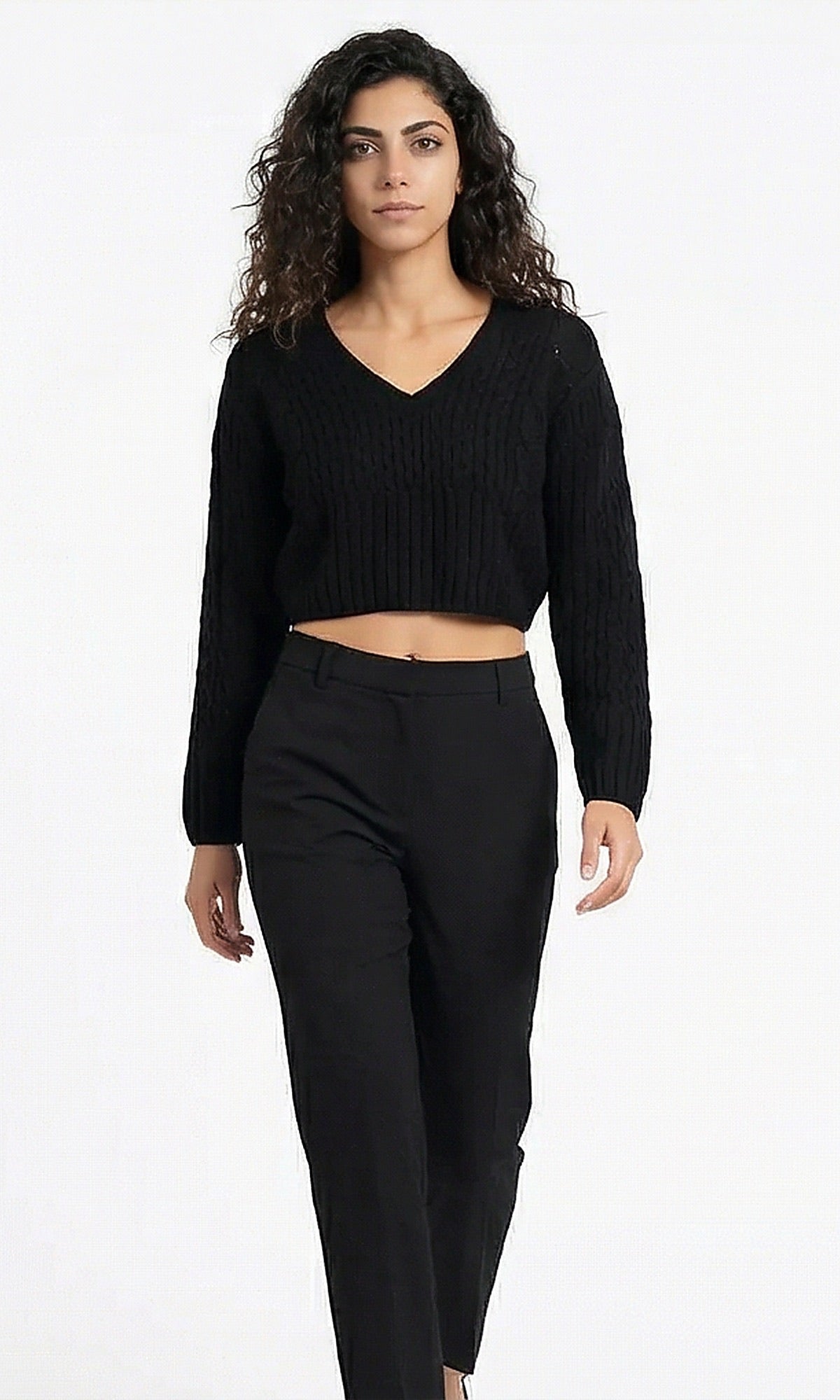 Black Solid V-Neck Cable Knit Crop Pullover