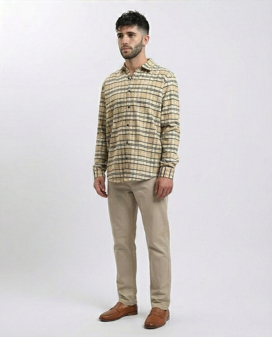 R215012 - Regular Fit Buttoned Plaid Shirt - Beige & Black