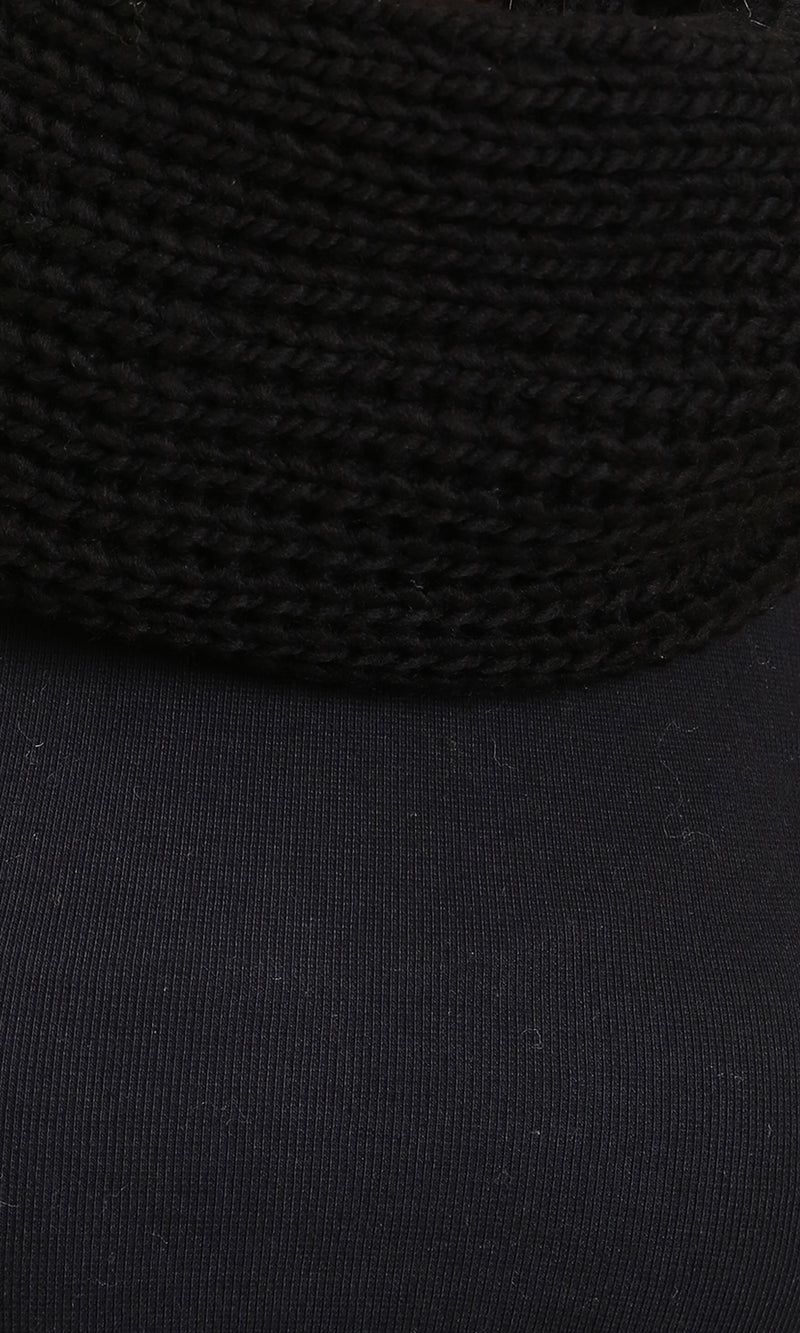 R215254 - Chunky Knit Infinity Scarf - Black