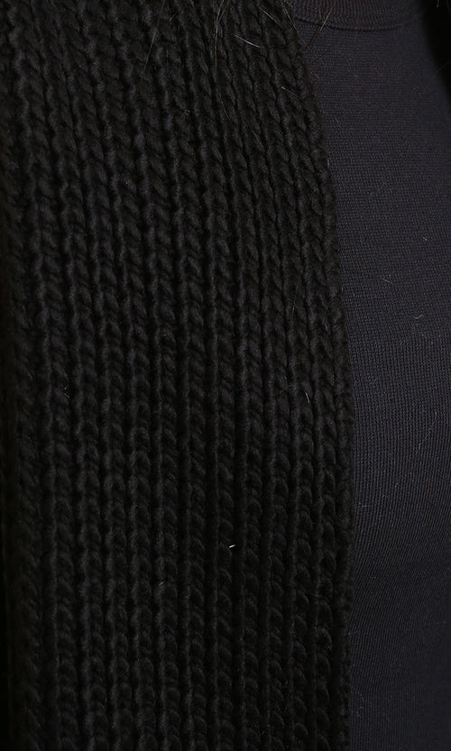 R215258 - Slip On Knitted Scarf with Pockets - Black