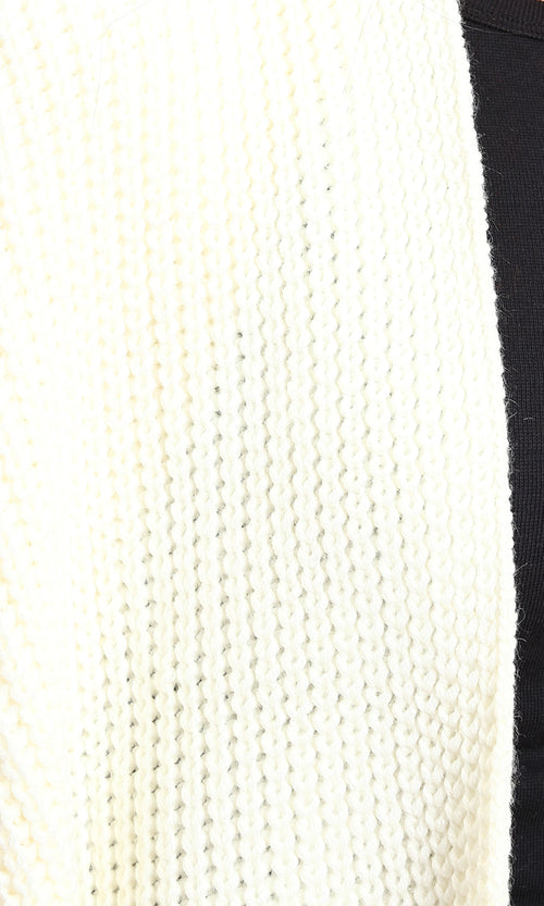 R215259 - Slip On Knitted Scarf with Pockets - Off-White