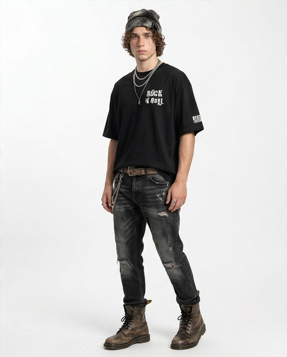 تيشيرت كبير الحجم "داك روك بانك آرت" باللون الأسود الداكن R215748