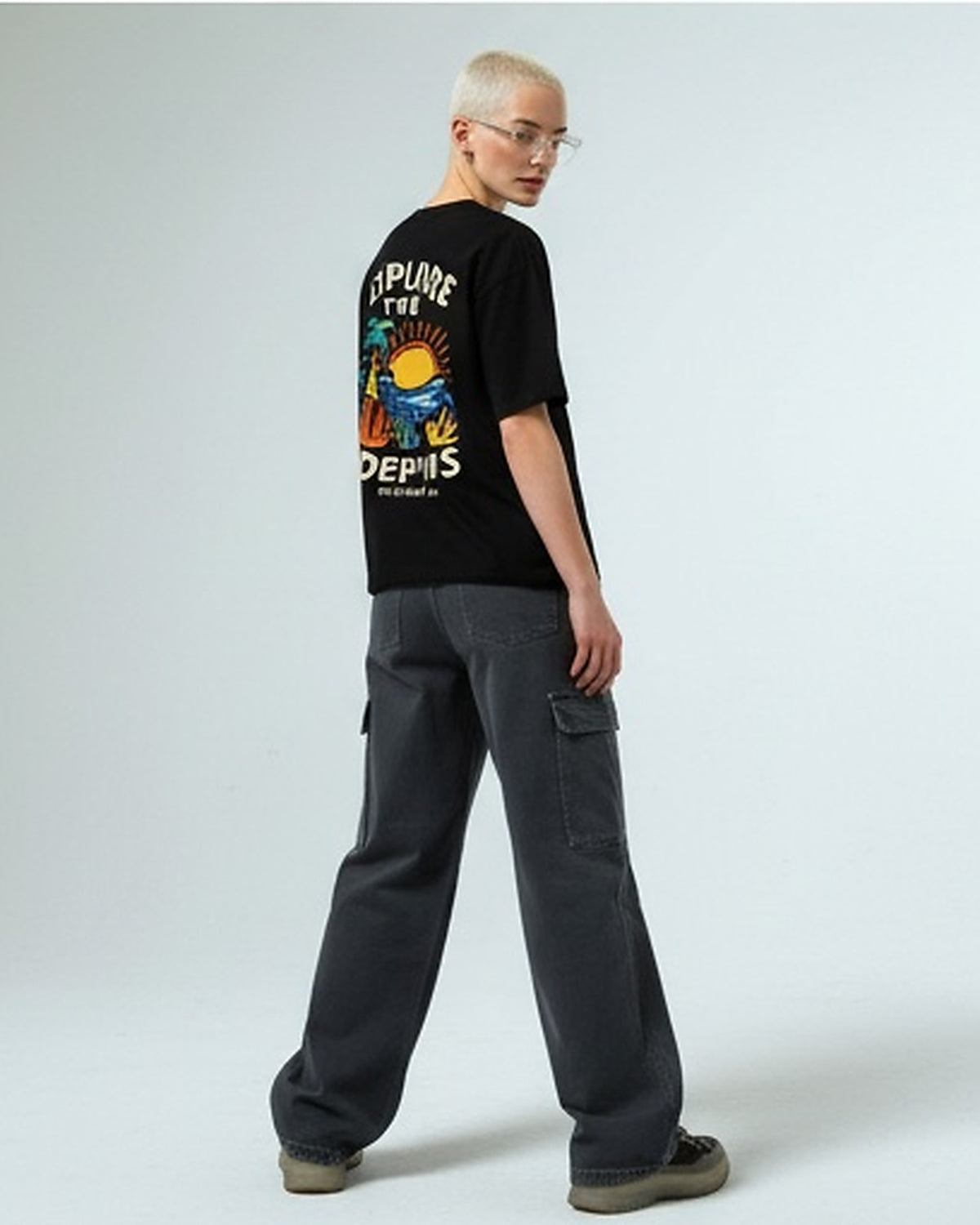 R215764 - Relaxed Fit Tee with Front & Back Print Tee - Black