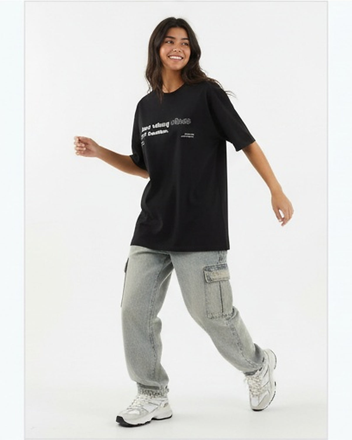 Black 'Just Vibing' Oversized Graphic Tee - R215773