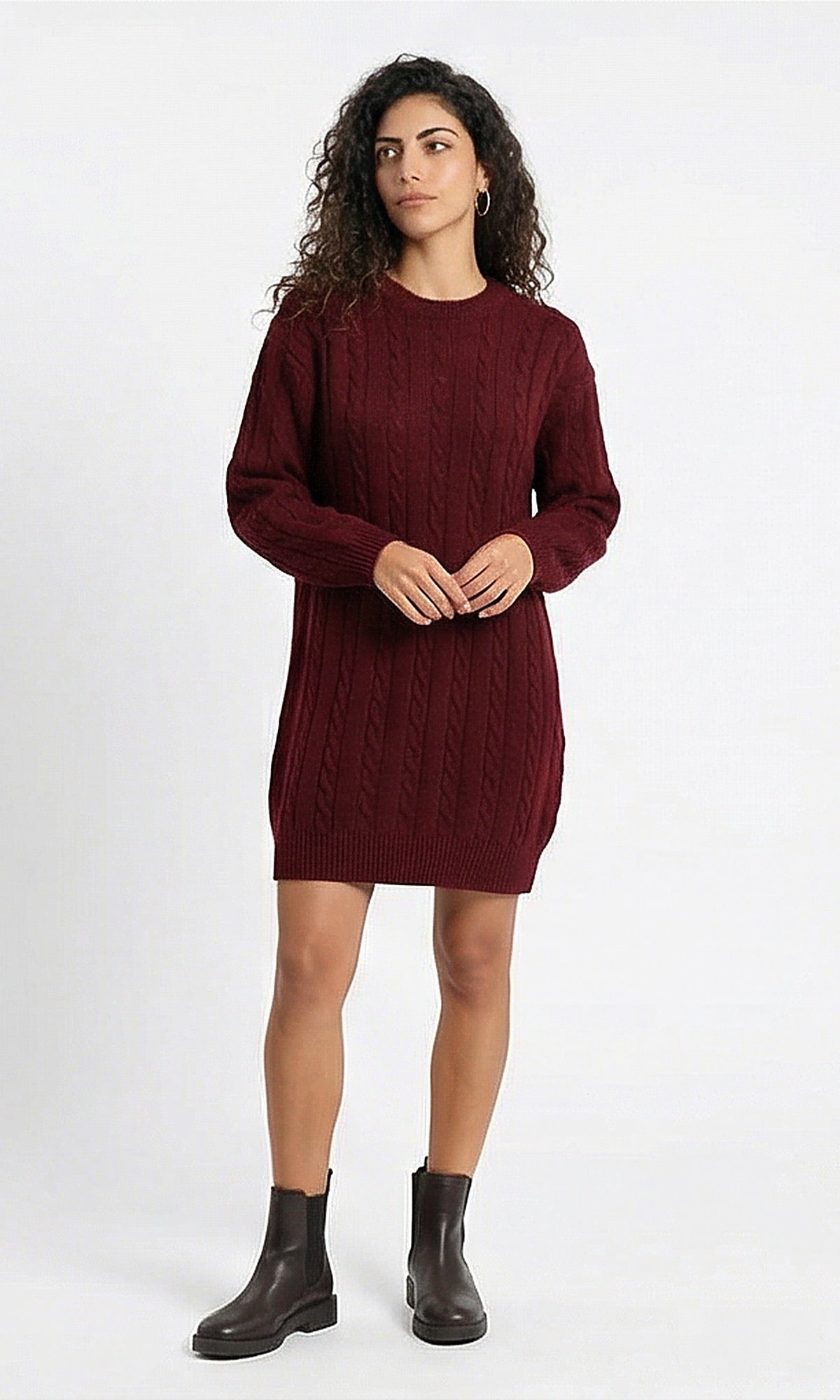 فستان سويتر محبوك بياقة دائرية باللون العنابي